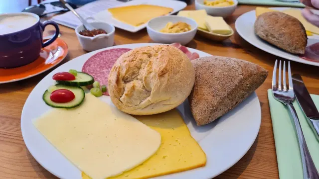 BookNoFees: Ravintola – Cafe Kaffeeklatsch – Meinerzhagen – Cafe Kaffeeklatsch, kuva 3
