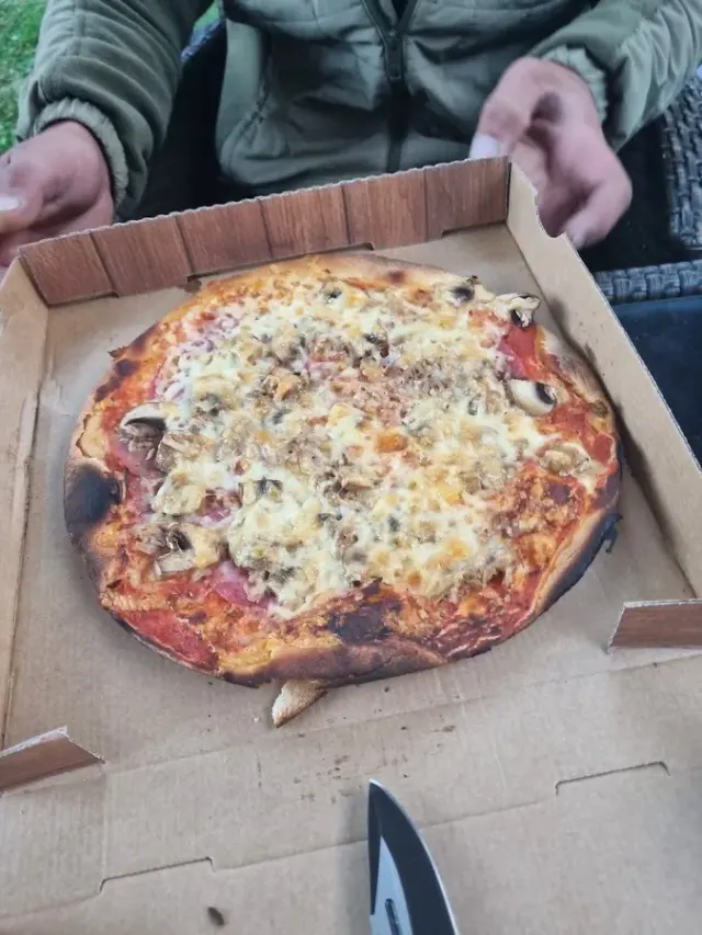 BookNoFees: Ravintola – Pizzeria Rialto – Wenden – Pizzeria Rialto, kuva 2