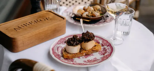 BookNoFees: Ravintola – Auberge – Amsterdam – Majatalo, kuva 3