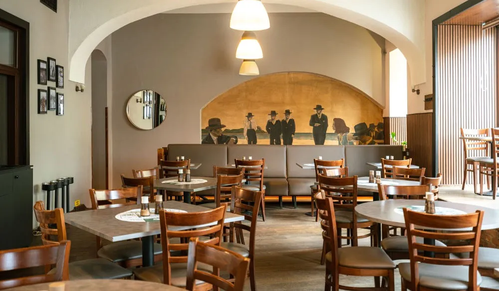 BookNoFees: Ravintola – Corleone – Prague – Corleone, kuva 1