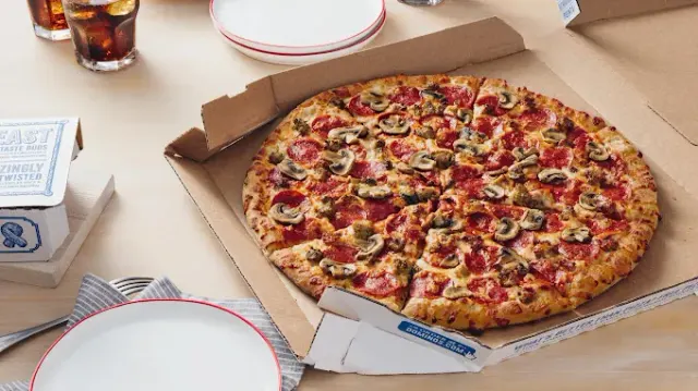BookNoFees: Välipalabaari – Domino's – Athens – Domino's, kuva 3