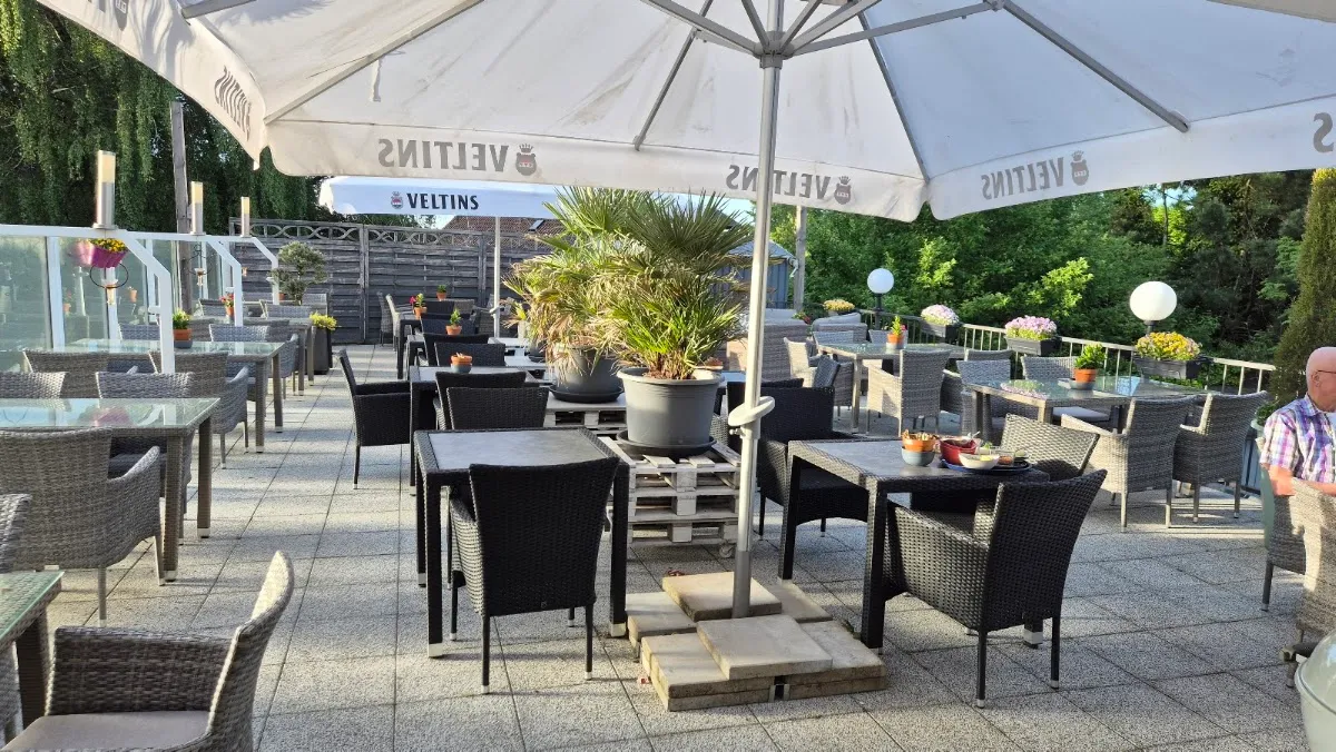 BookNoFees: Ravintola – Café Konditorei Hoyer – Breckerfeld – Hoyer-kahvila ja konditoria, kuva 1