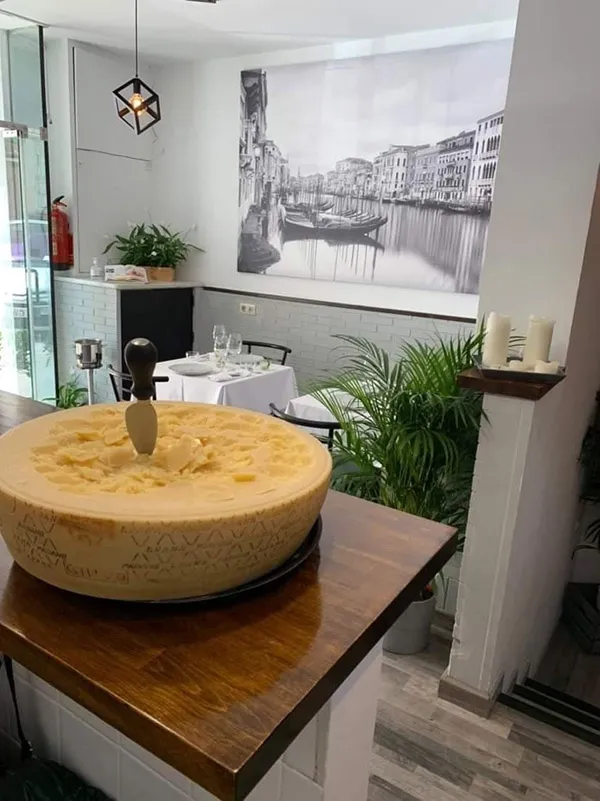 BookNoFees: Ravintola – Mozzafiato – Madrid – Henkeäsalpaava, kuva 3