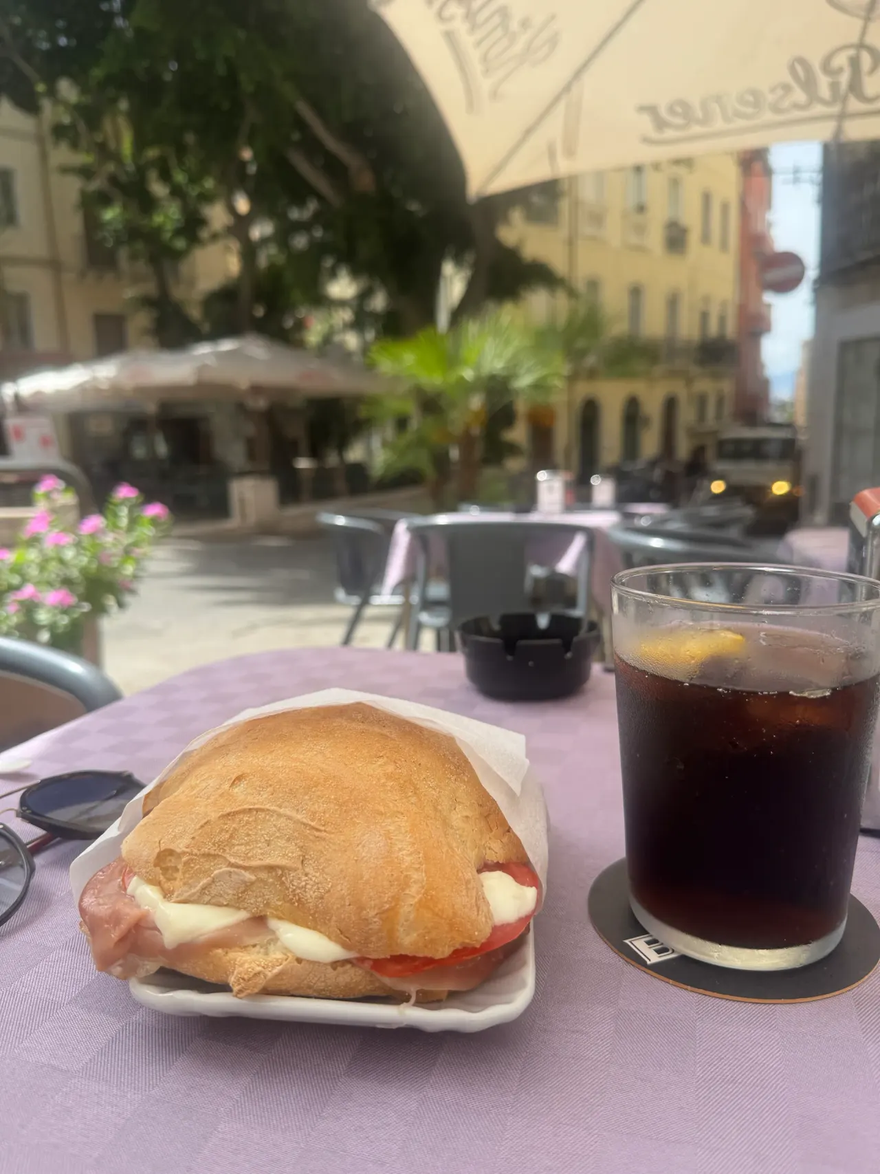 BookNoFees: Kahvila – Moka Domus – Cagliari – Moka Domus, kuva 1