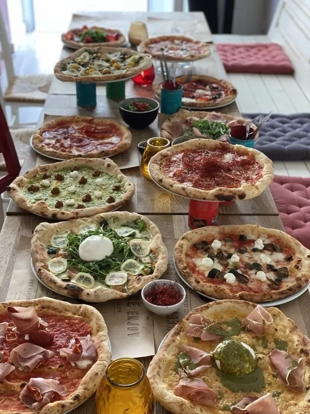 BookNoFees: Momo Pizza Gourmet, Vienna