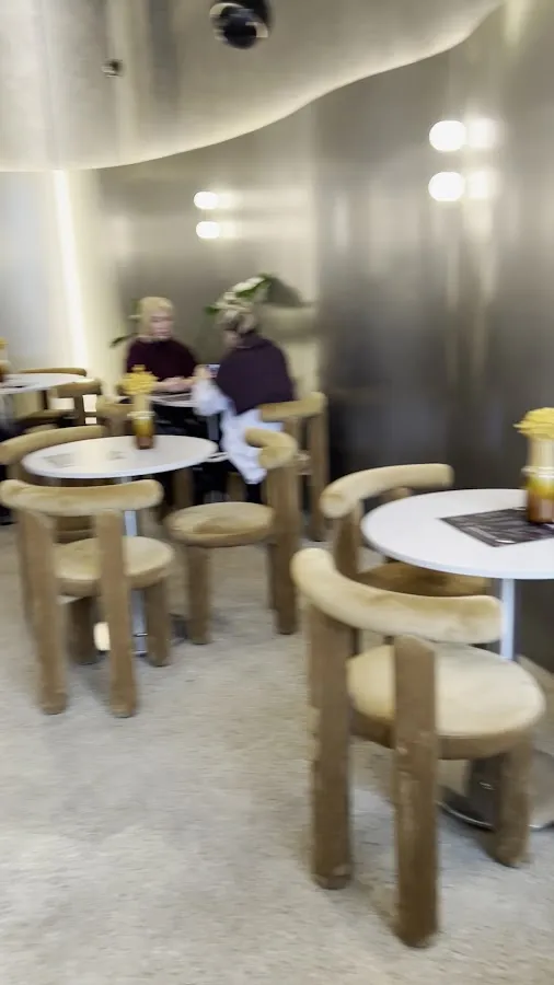 BookNoFees: Kahvila – Čierny Peter: Kaviareň / Pražiareň / Podniková predajňa – Bratislava – Čierny Peter: Kahvila / Kahvipaahtimo / Yrityksen myymälä, kuva 3