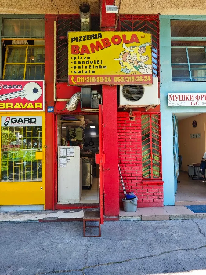 BookNoFees: Välipalabaari – Bambola – Belgrade – Bambola, kuva 1