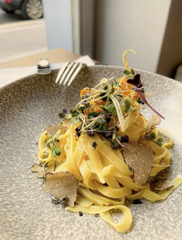 BookNoFees: Ravintola – Fine Fine – Vienna – Loppu Loppu, kuva 2