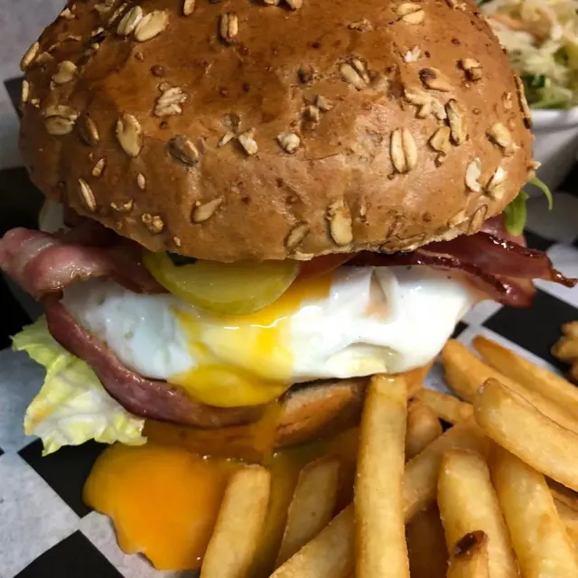 BookNoFees: Ravintola – Gospoda Zbójnicka – Warsaw – Zbójnicka-tavern, kuva 3