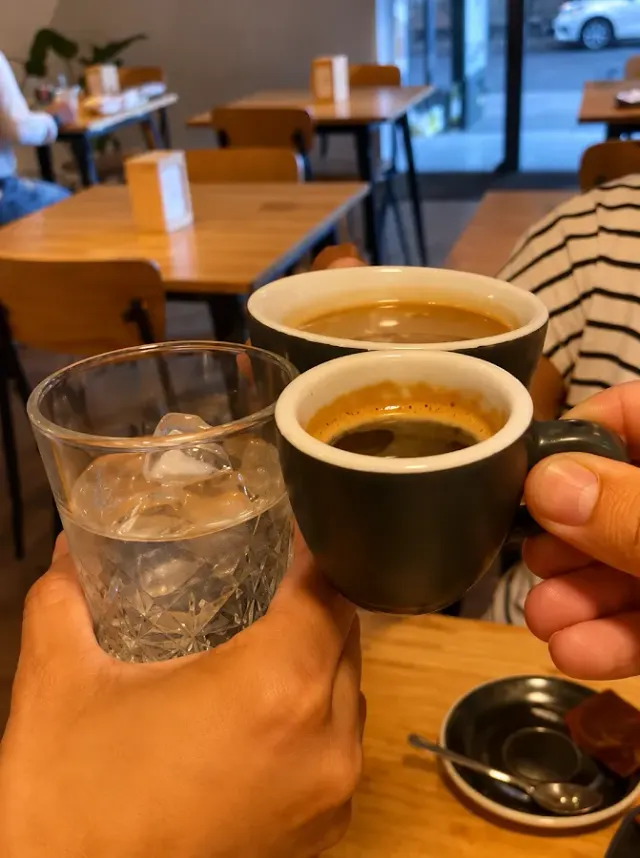 BookNoFees: Ravintola – Gleba – Lisbon – Maaperä, kuva 2