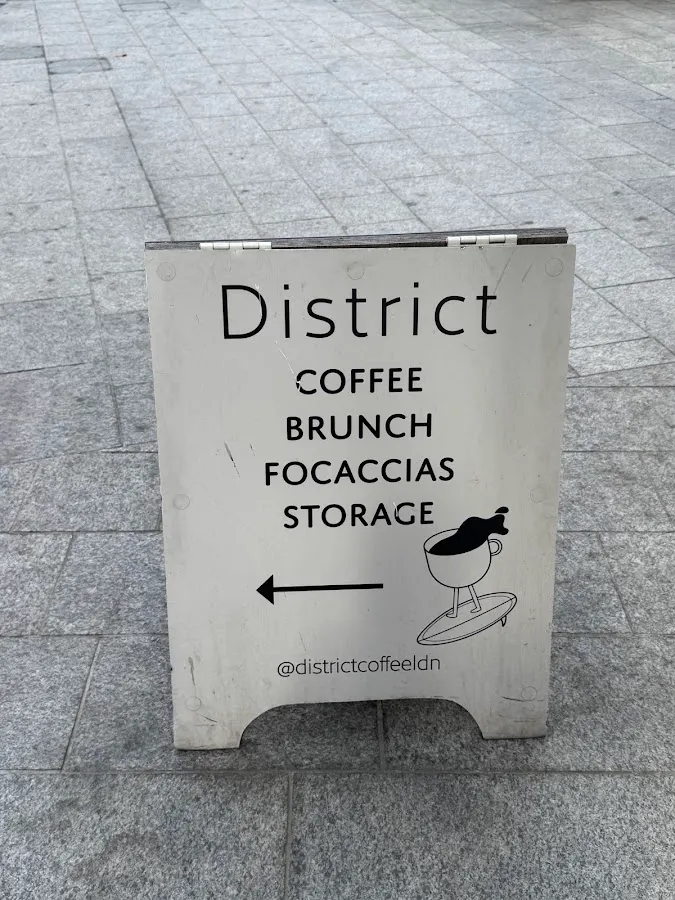BookNoFees: Kahvila – District – London – Piiri, kuva 1