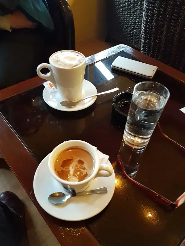BookNoFees: Kahvila – Caffe Bar Aurora – Zagreb – Caffe Bar Aurora, kuva 2