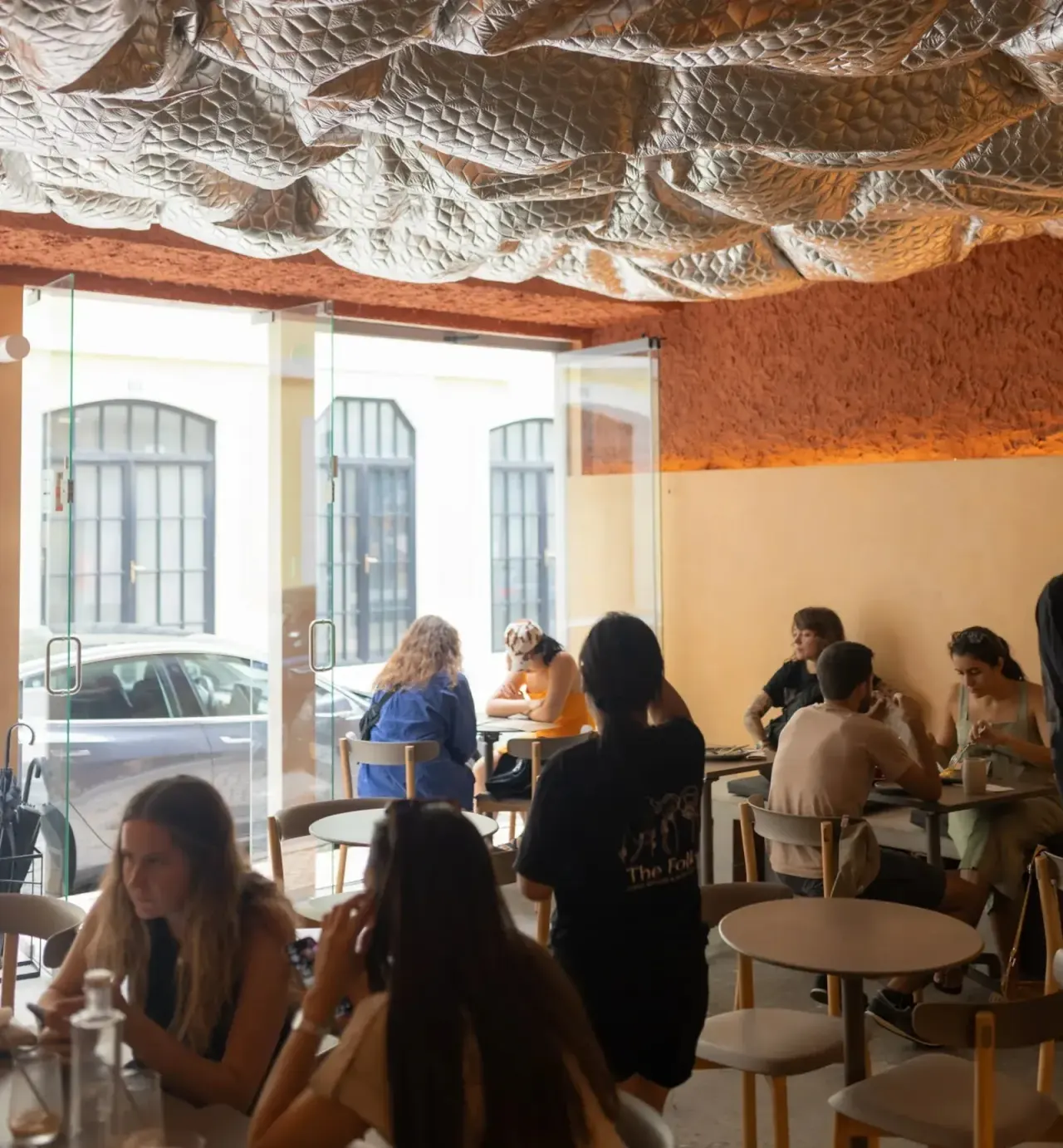 BookNoFees: Kahvila – The Folks – Lisbon – Ihmiset, kuva 1
