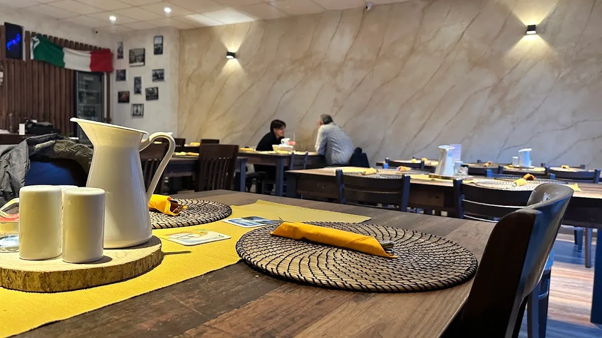 BookNoFees: Ravintola – Trattoria La Fontana – Schalksmühle – Trattoria La Fontana, kuva 1