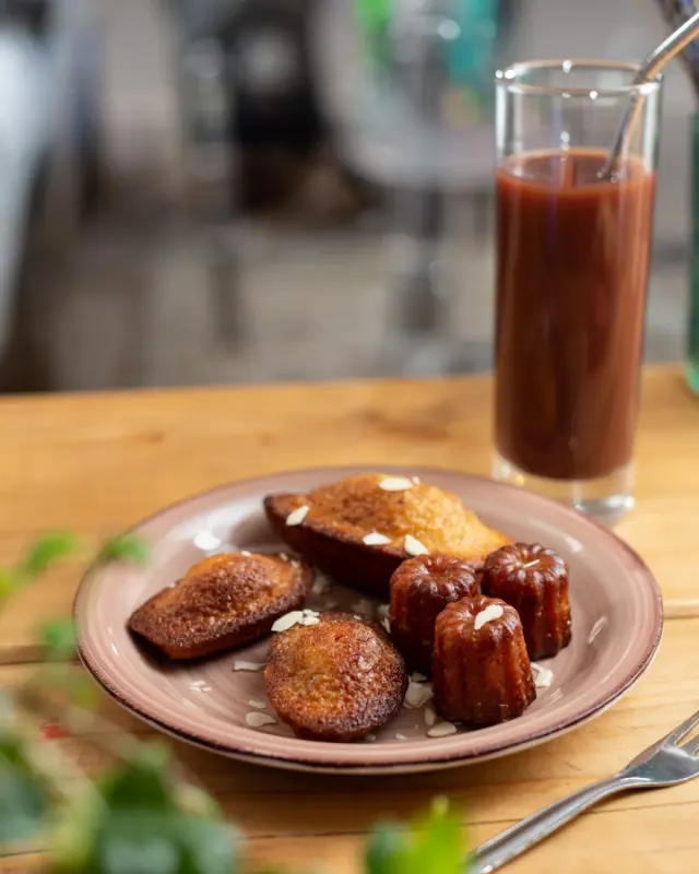 BookNoFees: Ravintola – Chez Emil – Berlin – Emilin luona, kuva 3