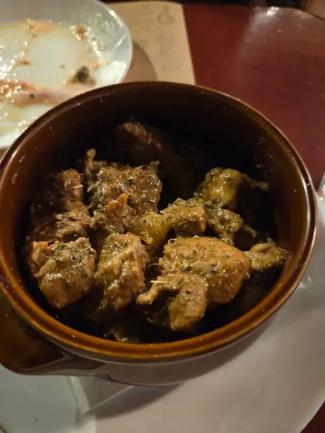 BookNoFees: Ravintola – BeeRaki – Athens – Oluthylly, kuva 2