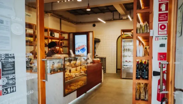 BookNoFees: Ravintola – Gleba – Lisbon – Maaperä, kuva 2