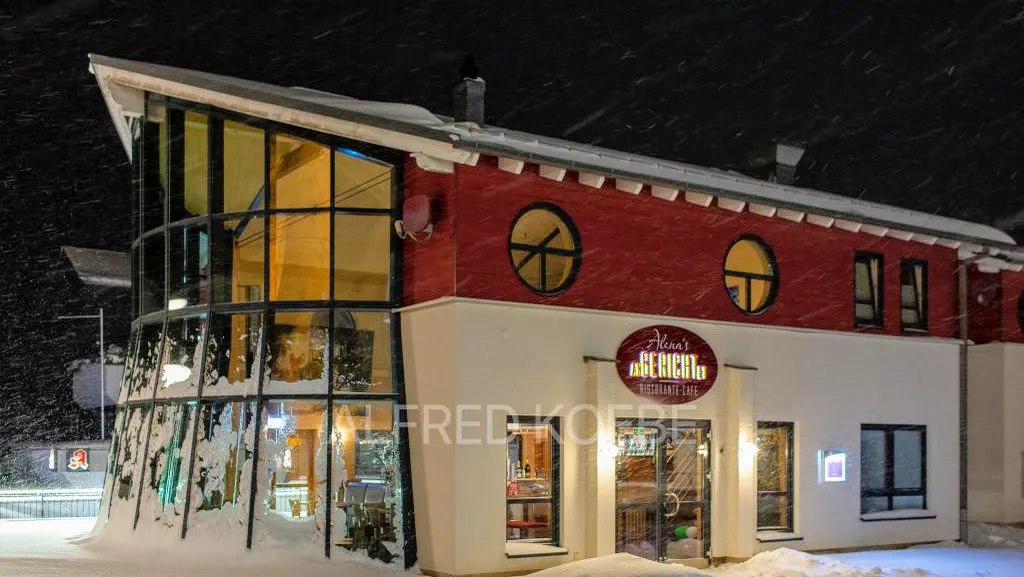 BookNoFees: Ravintola – Café Bistro Angerichtet – Medebach – Café Bistro – Tarjolla, kuva 1