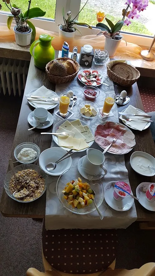 BookNoFees: Ravintola – Baumhoff Jürgen Café Pension – Olpe – Baumhoff Jürgen -kahvila ja majatalo, kuva 3
