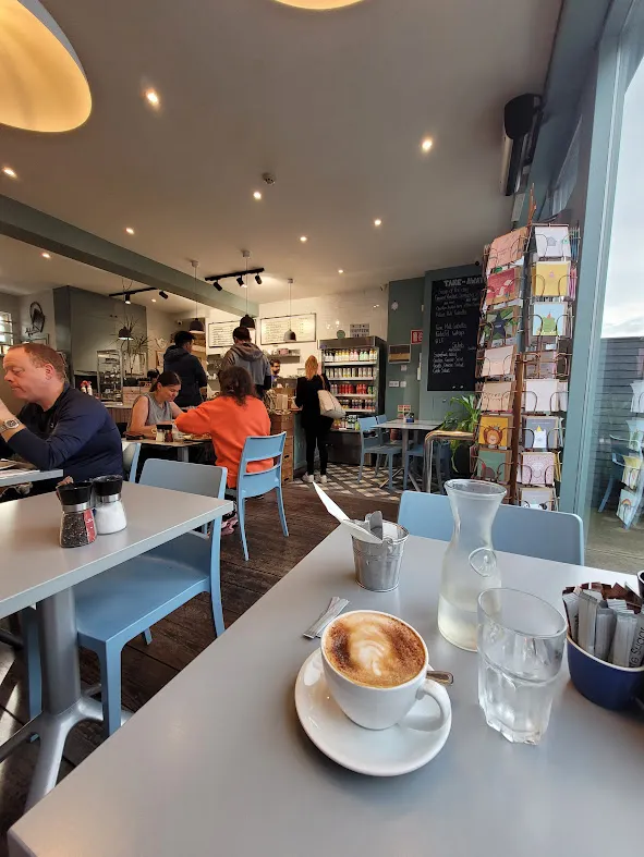 BookNoFees: Kahvila – Cafe 105 – Dublin – Cafe 105, kuva 3