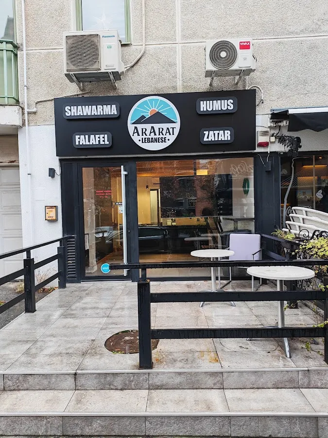 BookNoFees: Välipalabaari – Ararat Banovo Brdo – Belgrade – Ararat Banovo Brdo, kuva 1