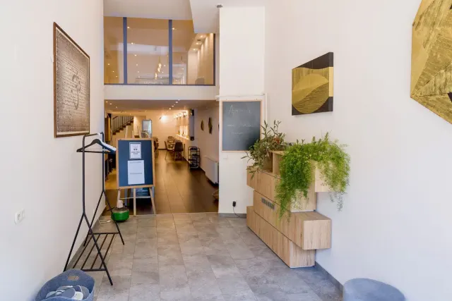 BookNoFees: Kahvila – Agora – Budapest – Nyt, kuva 2