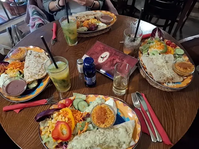BookNoFees: Ravintola – Joe Peñas – Ljubljana – Joe Peñas, kuva 3