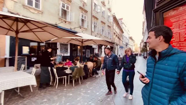 BookNoFees: Ravintola – Julija – Ljubljana – heinäkuussa, kuva 3