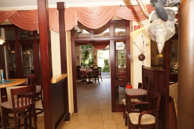 BookNoFees: Ravintola – SchwarzBrenner – Marsberg – SchwarzBrenner, kuva 3