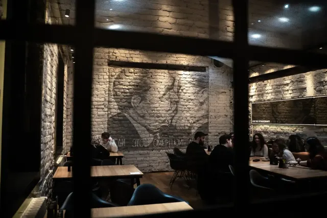 BookNoFees: Ravintola – Alt Shift – Bucharest – Kaikki Shift, kuva 2