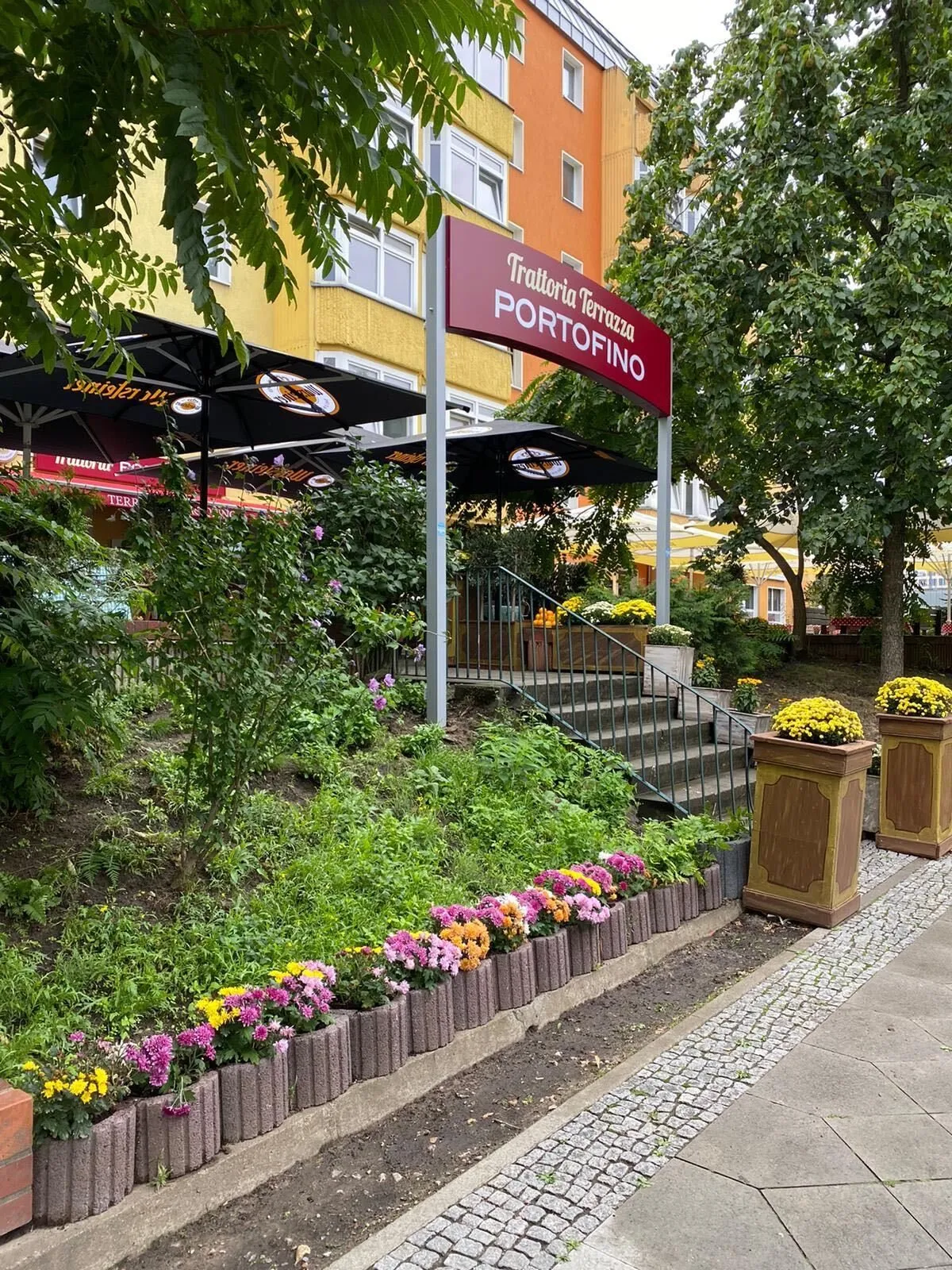 BookNoFees: Ravintola – Terrazza Portofino – Berlin – Portofinon terassi, kuva 1