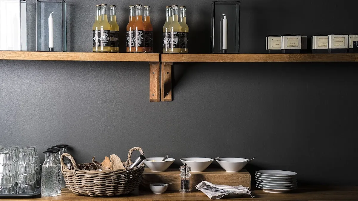 BookNoFees: Kahvila – Cafe Monami – Helsinki – Café Monami, kuva 1