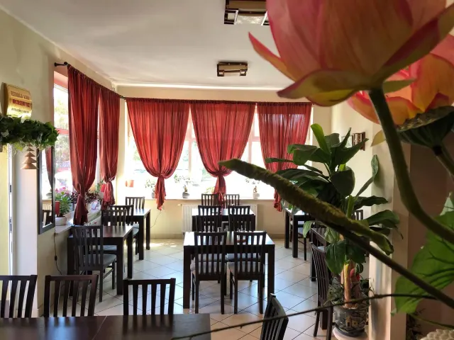 BookNoFees: Ravintola – A Chau – Warsaw – Ja sulje, kuva 2