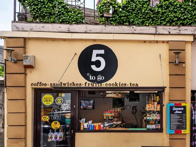 BookNoFees: Kahvila – 5 to go – Bucharest – Vielä 5 jäljellä, kuva 2