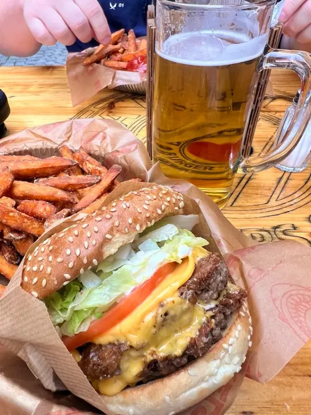 BookNoFees: Ravintola – Barrels Burgers & Beer – Stockholm – Barrels Burgers & Beer, kuva 2