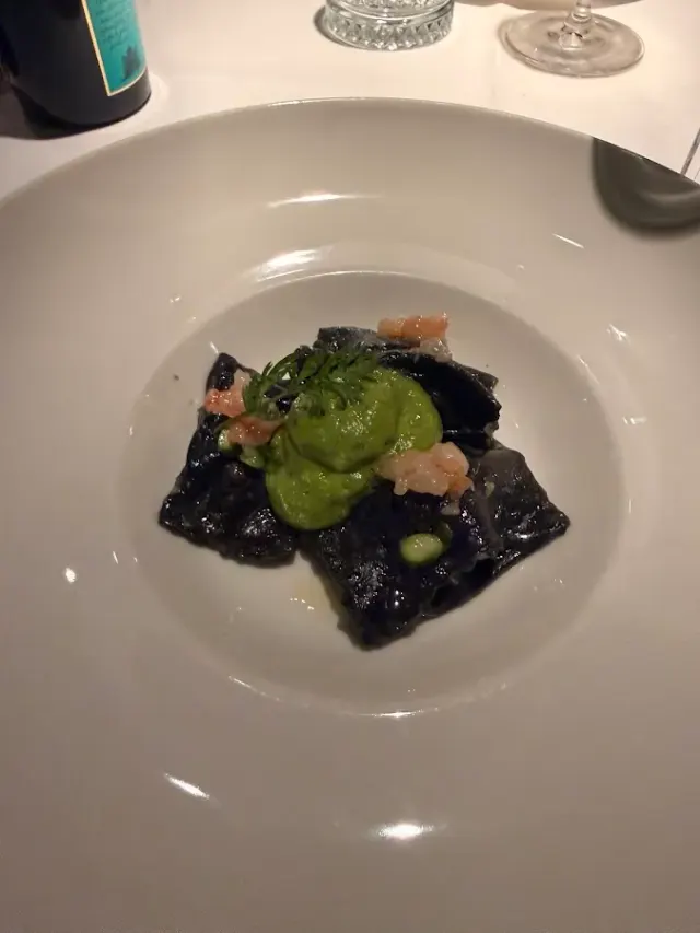 BookNoFees: Ravintola – Valvas'or – Ljubljana – Valvas'or, kuva 2