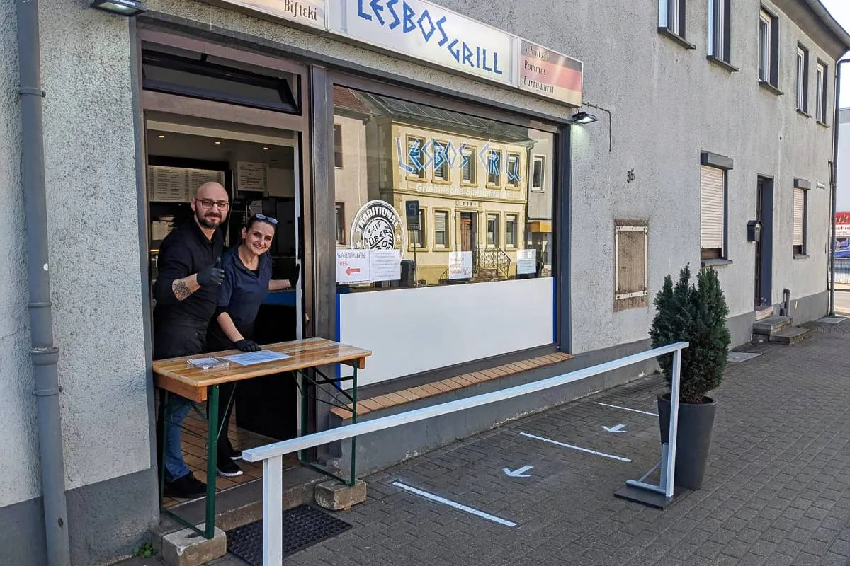 BookNoFees: Välipalabaari – Imbiß Lesvos Grill – Hemer – Lesvos Grill -pikaruokapaikka, kuva 1