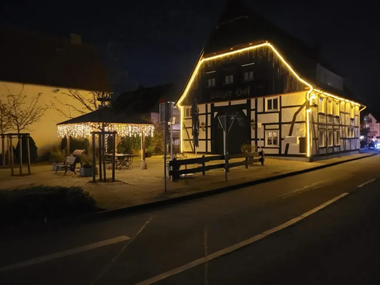 BookNoFees: Ravintola – Bierhaus Sälzerhof Bad Sassendorf – Bad Sassendorf – Sälzerhof-olutravintola, Bad Sassendorf, kuva 1