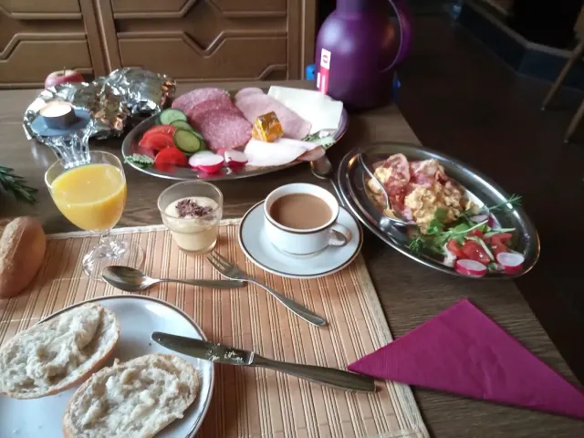 BookNoFees: Ravintola – Baumeister Restaurant-Pension – Kamen – Baumeister-ravintola ja majatalo, kuva 3