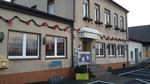 BookNoFees: Ravintola – Baumeister Restaurant-Pension – Kamen – Baumeister-ravintola ja majatalo, kuva 2