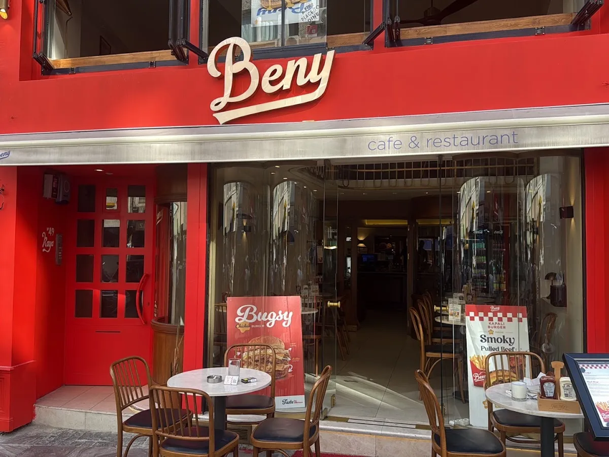 BookNoFees: Ravintola – Beny Burger House & Cafeteria – Istanbul – Beny Burger House & kahvila, kuva 1
