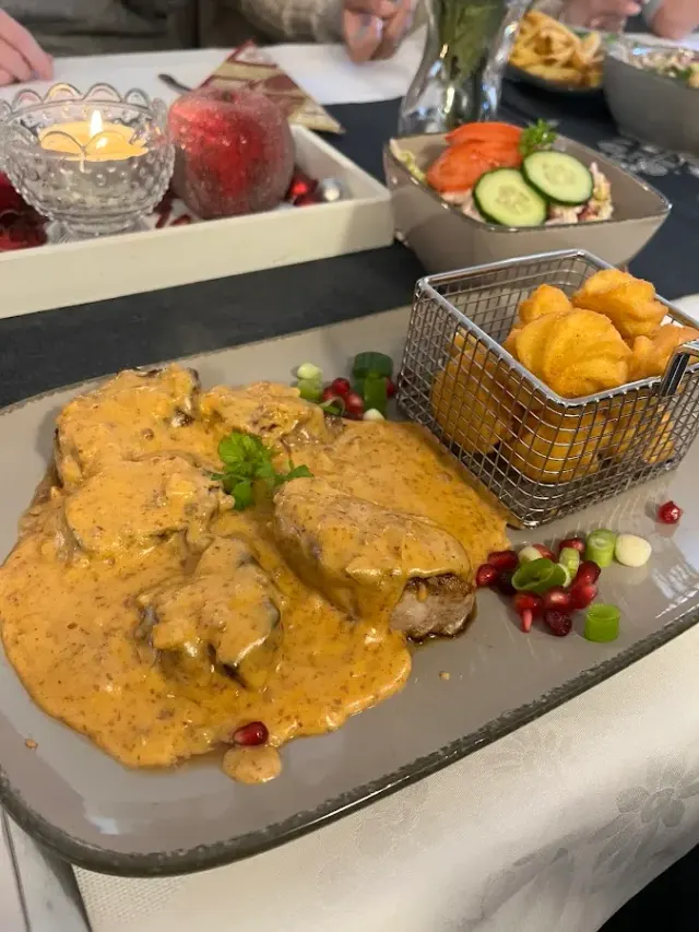 BookNoFees: Ravintola – Gasthaus Henrichs – Kirchhundem – Henrichsin majatalo, kuva 3