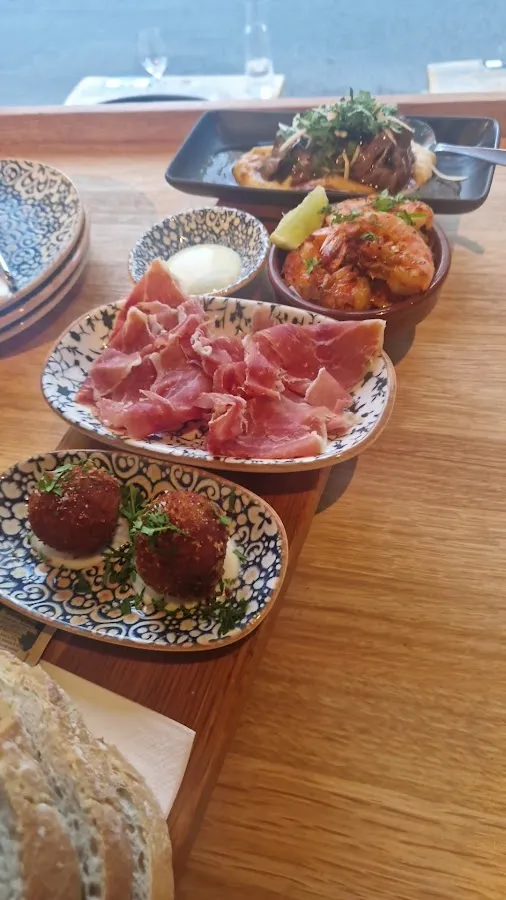 BookNoFees: Ravintola – Delicatessen – Oslo – Herkkupalat, kuva 3