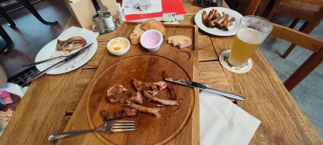 BookNoFees: Ravintola – Alfa – Bratislava – Alfa, kuva 2