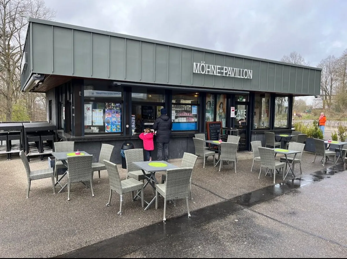 BookNoFees: Ravintola – Möhne-Pavillon – Möhnesee-Günne – Möhne-paviljonki, kuva 1