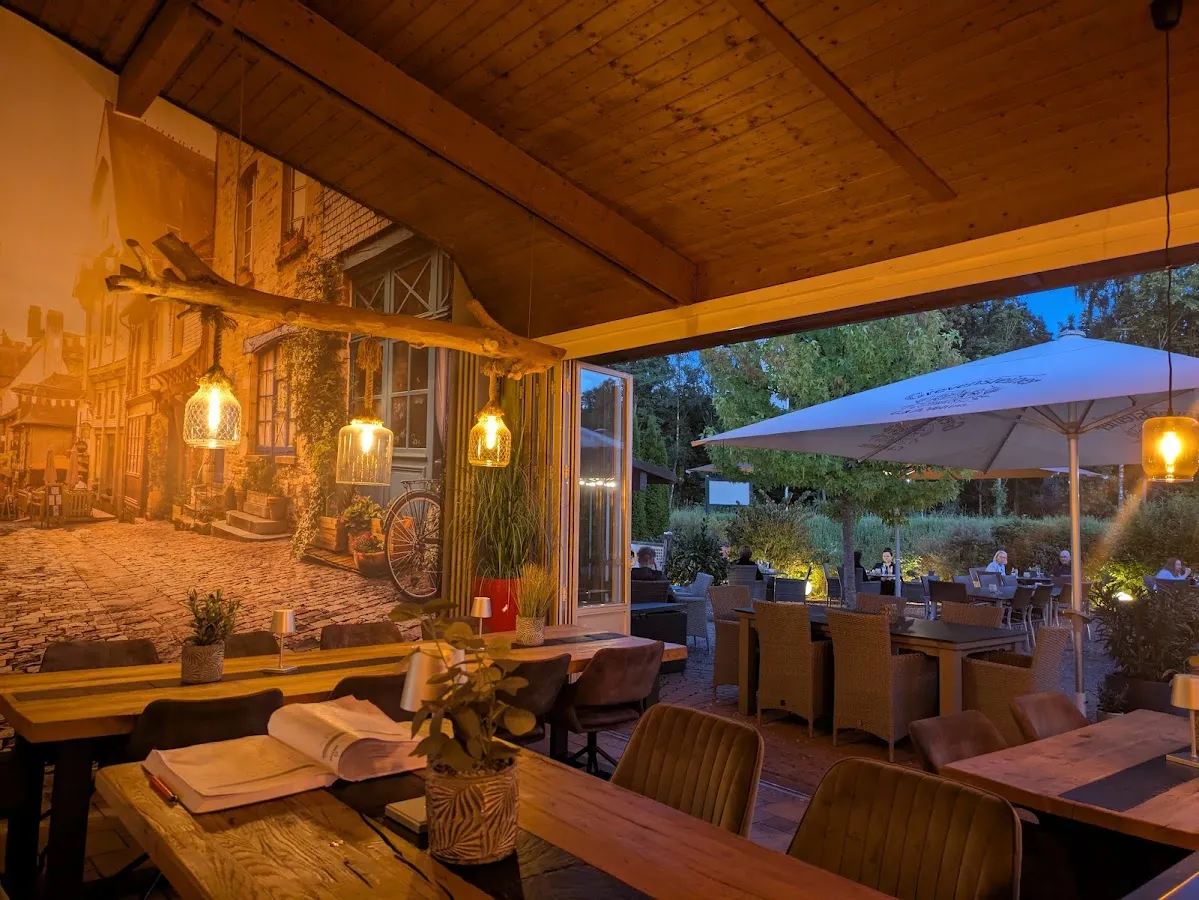 BookNoFees: Ravintola – Bistro Dinellis – Ense – Bistro Dinellis, kuva 1