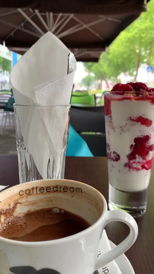 BookNoFees: Kahvila – coffeedream – Belgrade – coffeedream, kuva 3