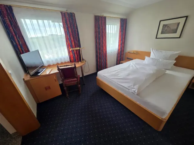 BookNoFees: Ravintola – Albus Panoramahotel – Olpe – Albus Panoramahotel, kuva 3