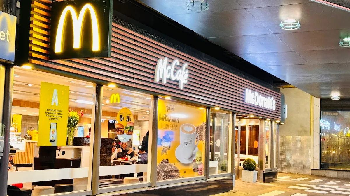 BookNoFees: Välipalabaari – McDonald's – Stockholm – McDonald's, kuva 1