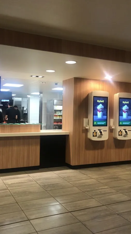 BookNoFees: Välipalabaari – McDonald's – Stockholm – McDonald's, kuva 3